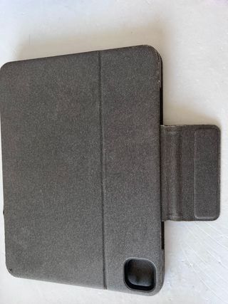 logitech ipad pro 11-inch,1st and 2nd generation