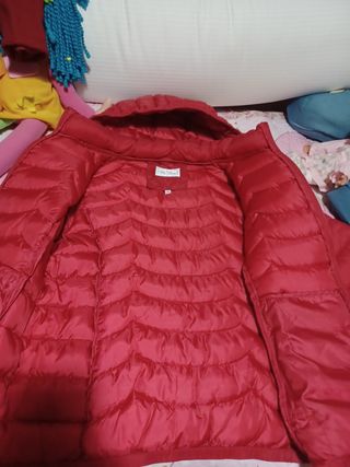 Chaquetón con gorro de cremallera