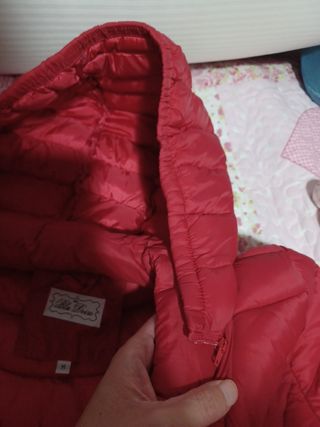 Chaquetón con gorro de cremallera