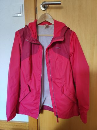 Cazadora impermeable fucsia mujer