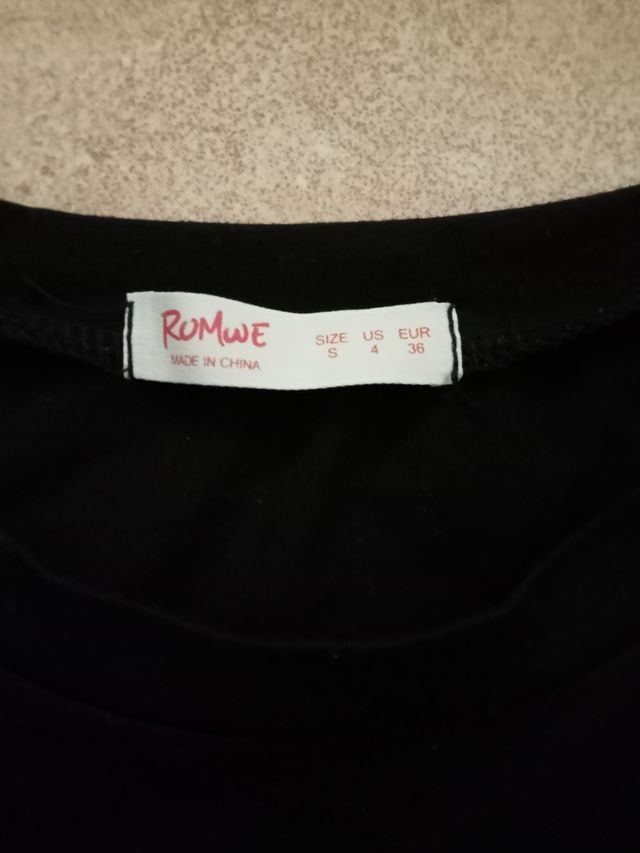 Camiseta manga corta.