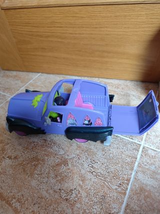 Coche de juguete vampirina