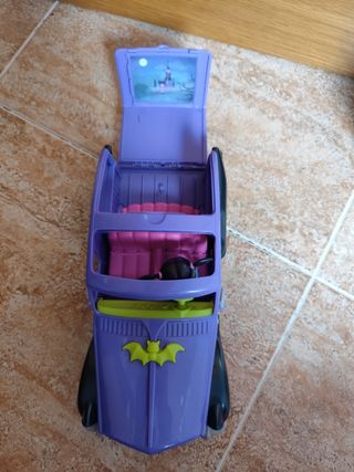 Coche de juguete vampirina