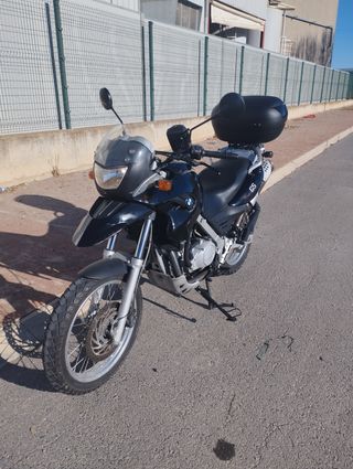 Sé vende moto BMW gs 650, cc