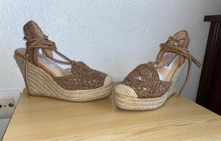 Sandalias cuña de Gázquez Bravo