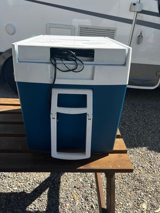 Nevera 12 V y 220V