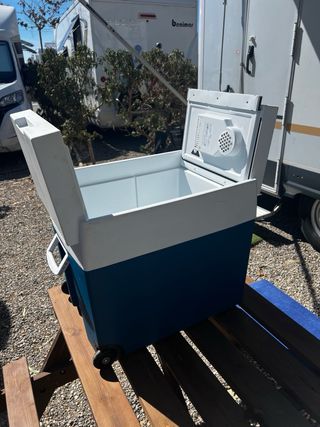 Nevera 12 V y 220V