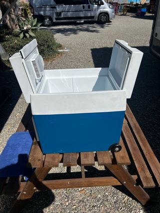 Nevera 12 V y 220V