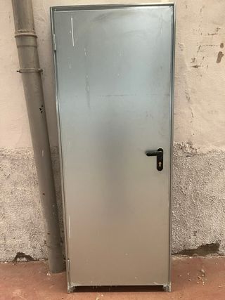 Puerta metalica Galvanizada.