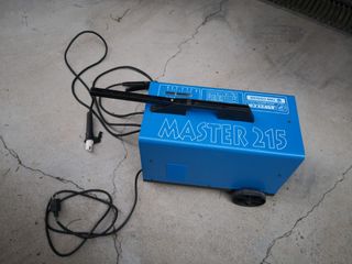 SOLDADORA ELÉCTRICA AWELCO MASTER 215