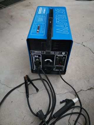 SOLDADORA ELÉCTRICA AWELCO MASTER 215