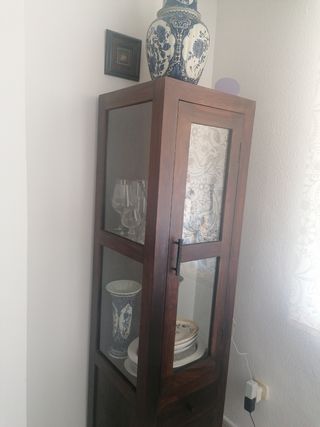 Mueble vitrina madera