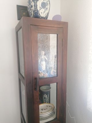 Mueble vitrina madera