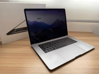 Apple MacBook Pro Retina 15" Touch Bar (A1707)