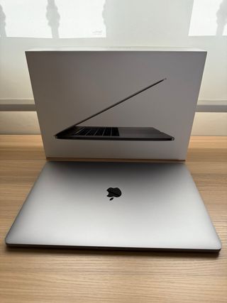 Apple MacBook Pro Retina 15" Touch Bar (A1707)