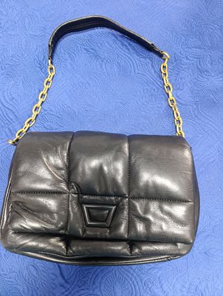 Bolso negro de Zara