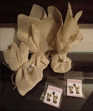 Obsequio de boda de hombre y mujer.