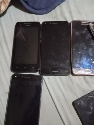 Urge vender varios móviles viejos