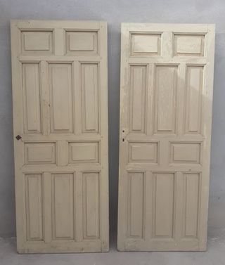Preciosas puertas, antiguas, madera de pino maciza