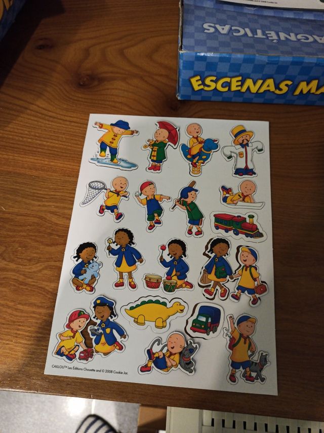 Juego escenas magnéticas Caillou