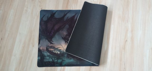 Tapete DRAGÓN ZOMBIE (40% descuento)