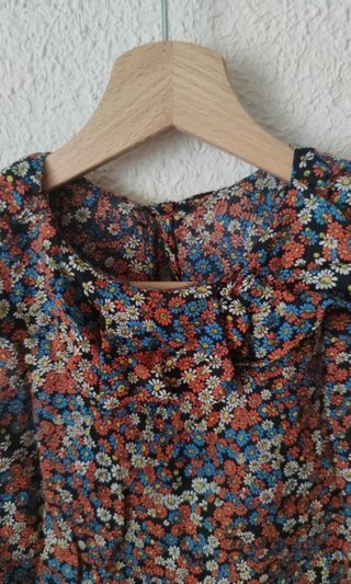 Camisa vintage volantes y flores