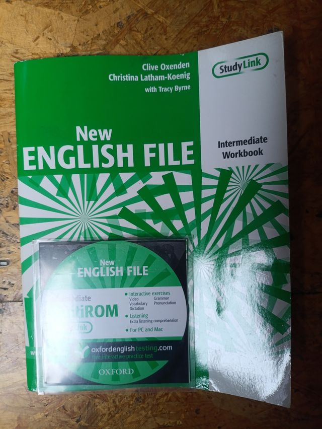 New English File Intermediate Workbook