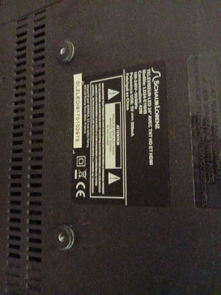 Televisión 24 pulgadas con brazo extensible