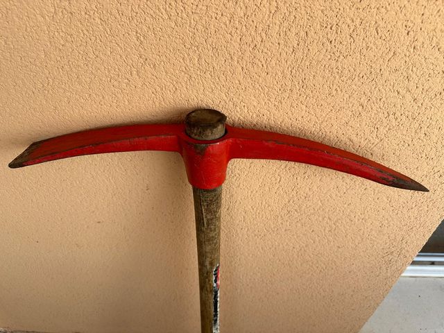 Pico de construcción 3Kg. marca Polet