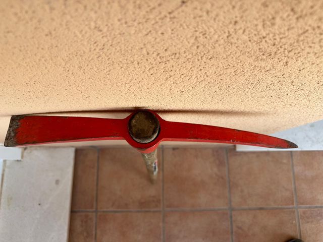 Pico de construcción 3Kg. marca Polet