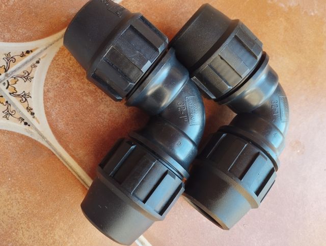 Lote de dos codos 90° MATRIPLAS 32-1``