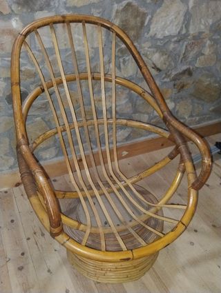 Sillón giratorio mimbre vintage