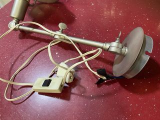 Lámpara de pared metálica