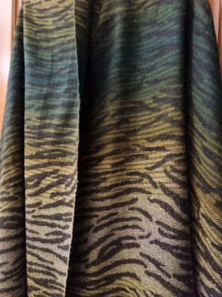Sciarpone fantasia animalier tigrato verde