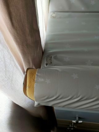 Mueble cambiador con bañera y 4 cajones.