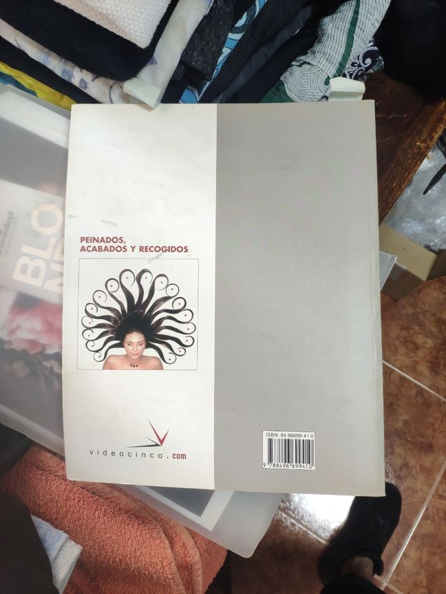 Libro peluquería profesional peinados
