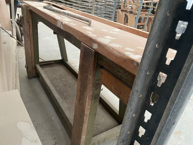 Banco trabajo carpintero hierro y madera