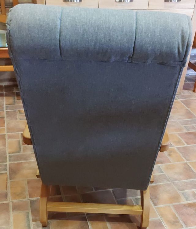 Sillón balancín de madera ( 2 sillones))