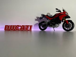 Letrero decorativo Ducati en 3D