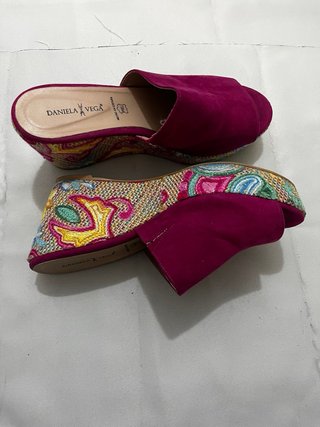 Zuecos rosas plataforma