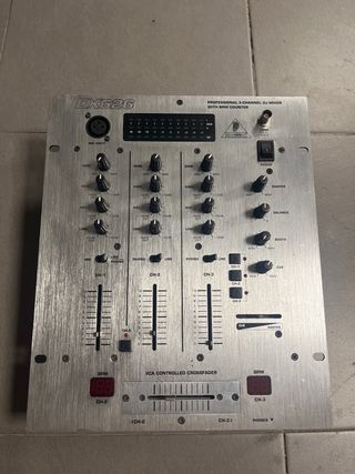 Mesa mezclas behringer dx626