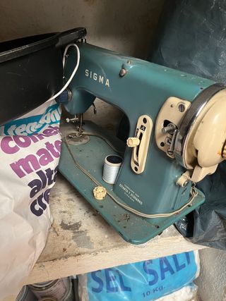 Maquina de coser antigua