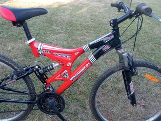 Bicicleta BTT suspensión total