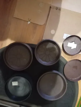 PLATOS NUEVOS DIVERSOS MACETAS 0,40€ ud