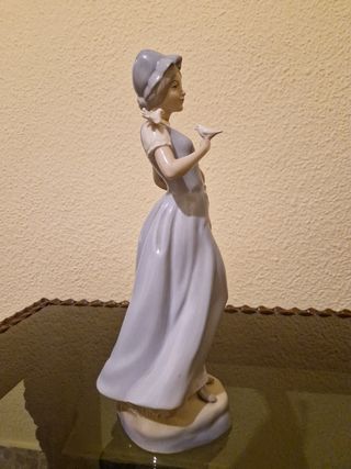 Figura porcelana.