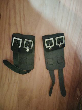 2Pulseras de cuero negro