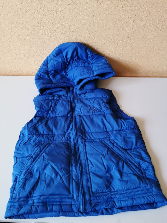 Chaleco de niño talla 4-5 años de Benetton.