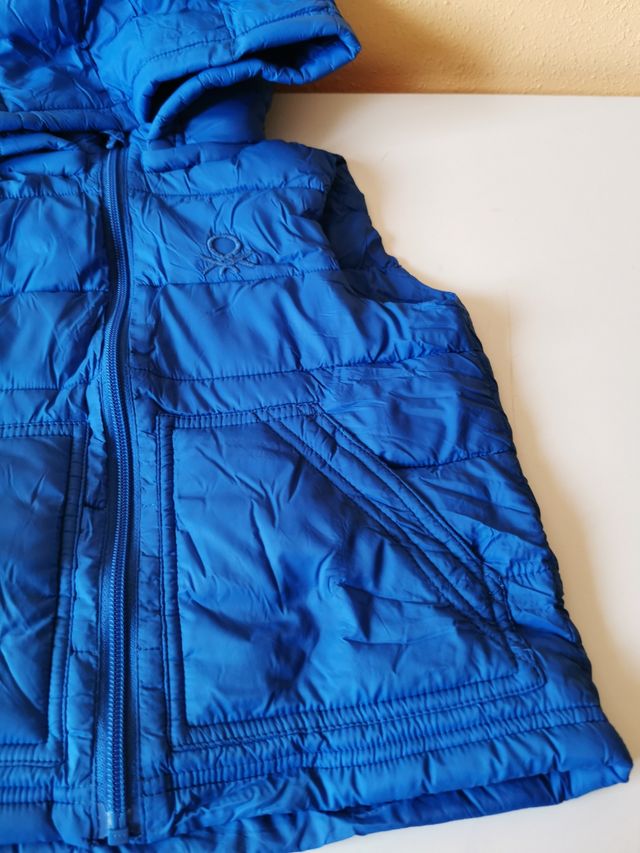 Chaleco de niño talla 4-5 años de Benetton.