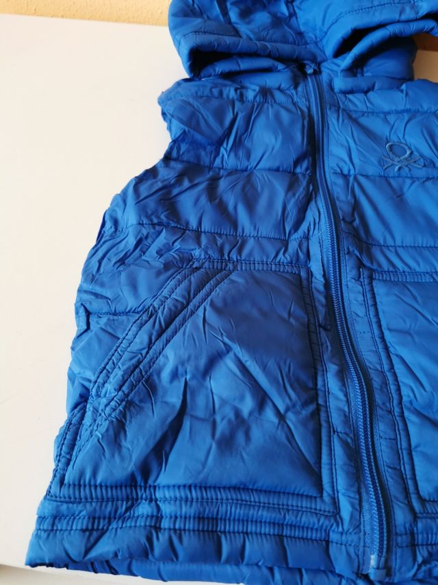 Chaleco de niño talla 4-5 años de Benetton.