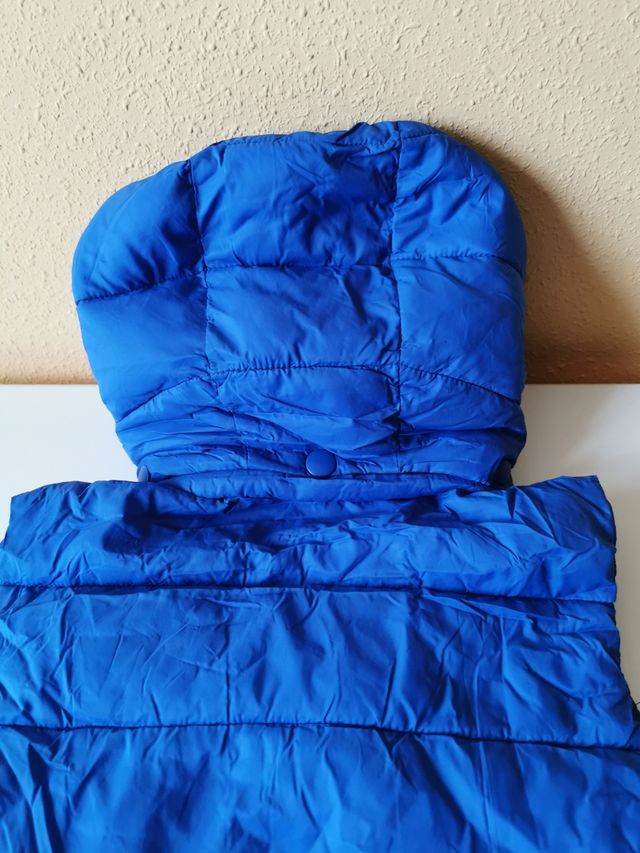 Chaleco de niño talla 4-5 años de Benetton.